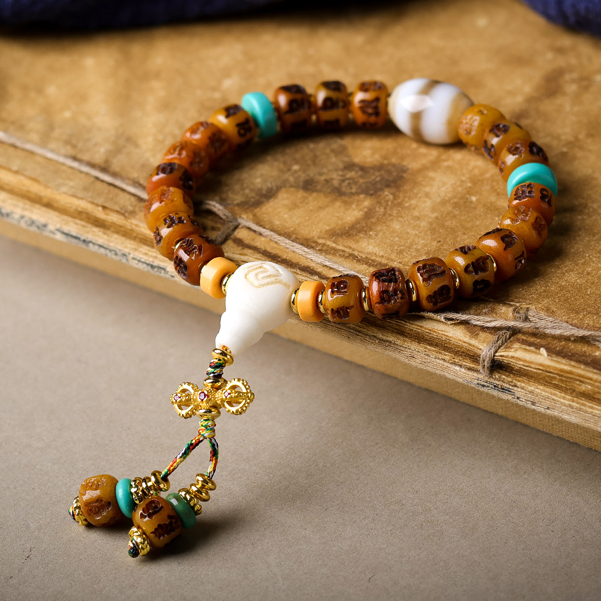 Bone Carved Six-Word Mantra Va - Ethnic Fashion Way incelemesi ve fiyatı